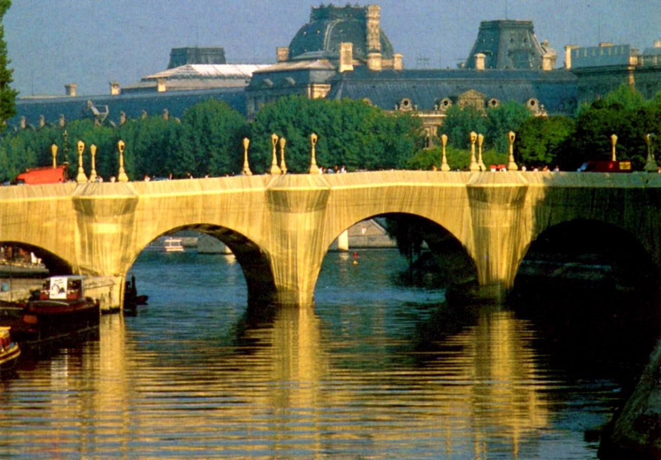 Postcard of the Pont-Neuf wrapped by Christo in 1985